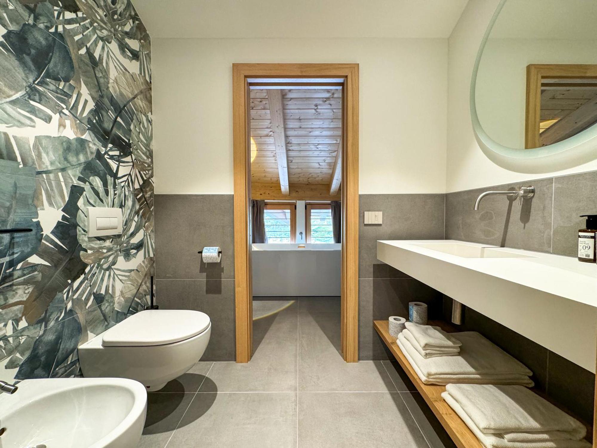 Vivi Suites & Spa - Boutique Guest House Molveno Exteriör bild