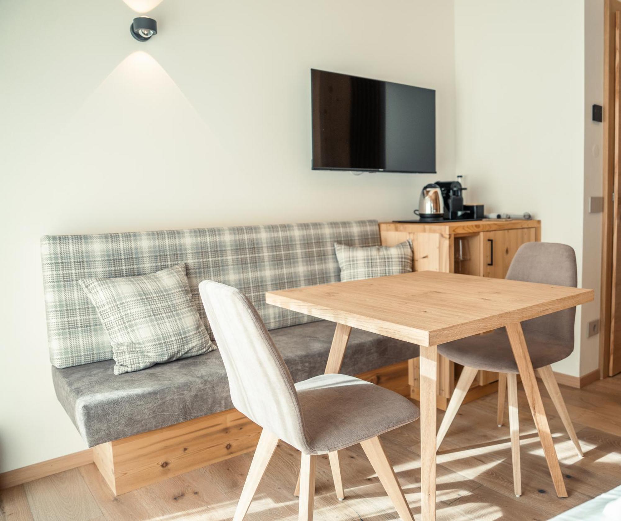 Vivi Suites & Spa - Boutique Guest House Molveno Exteriör bild